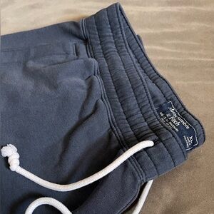 SOLD DONT BUY ❌‼️Abercrombie & Fitch Dark Blue Joggers Shorts with White Cord